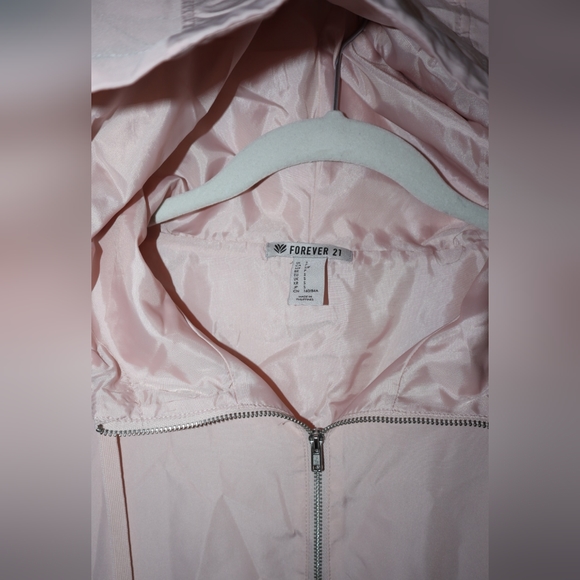 Forever21 satin track jacket with hoodie Pink sz S relax fit - Picture 4 of 14